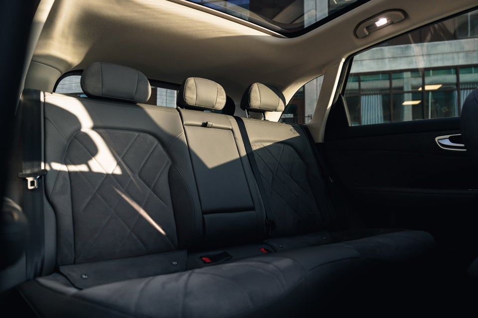 MG MGS6 77 Luxury Performance AWD 5d