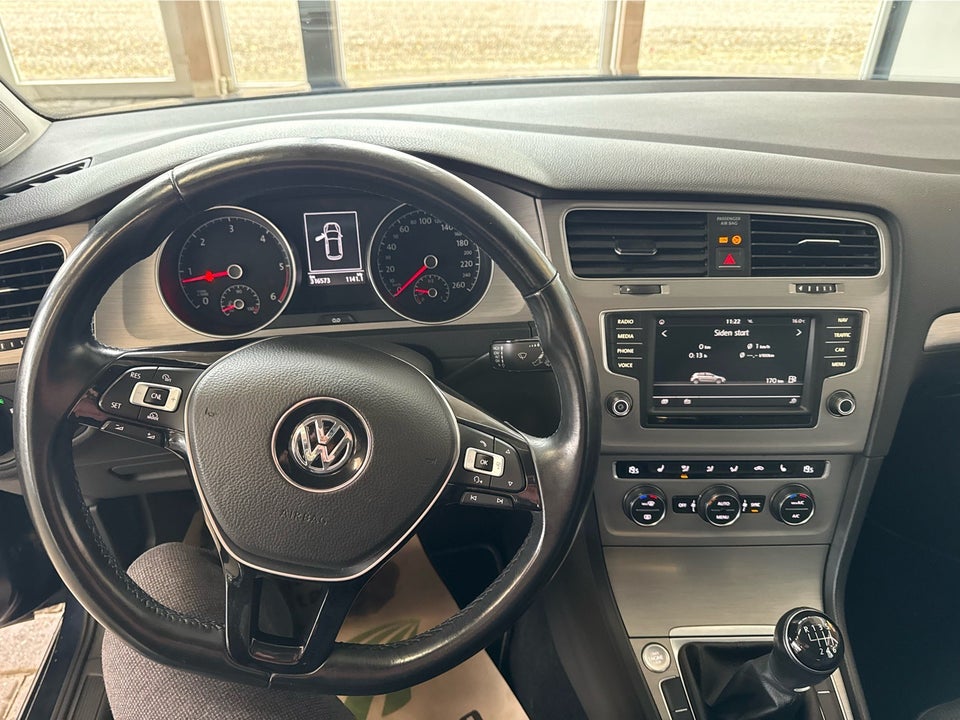 VW Golf VII 2,0 TDi 150 R-line BMT 5d