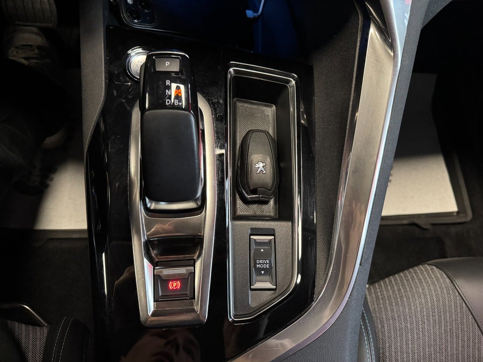 Peugeot 3008 1,6 Hybrid Allure Pack EAT8 5d