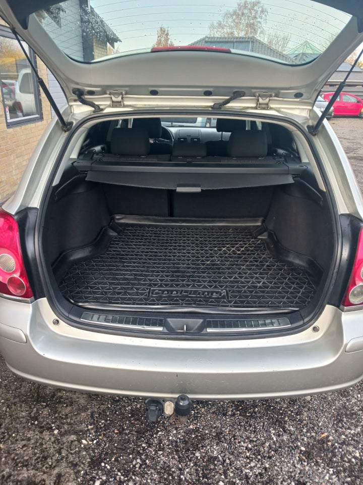 Toyota Avensis 2,0 Sol stc. 5d