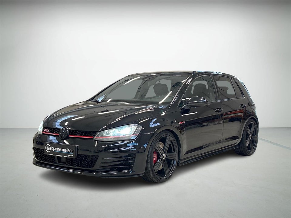 VW Golf VII 2,0 GTi Performance DSG BMT 5d