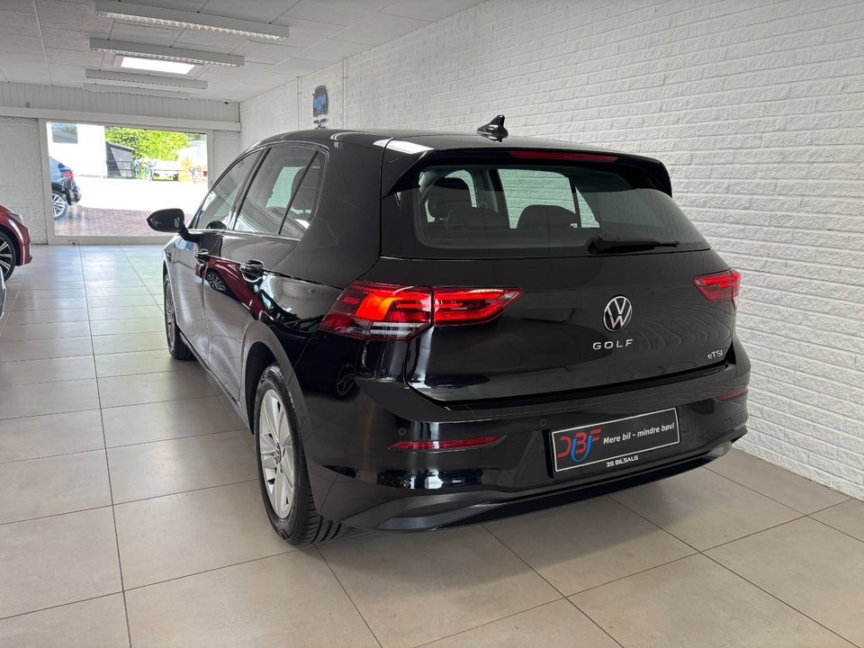 VW Golf VIII 1,5 eTSi 130 Life DSG 5d