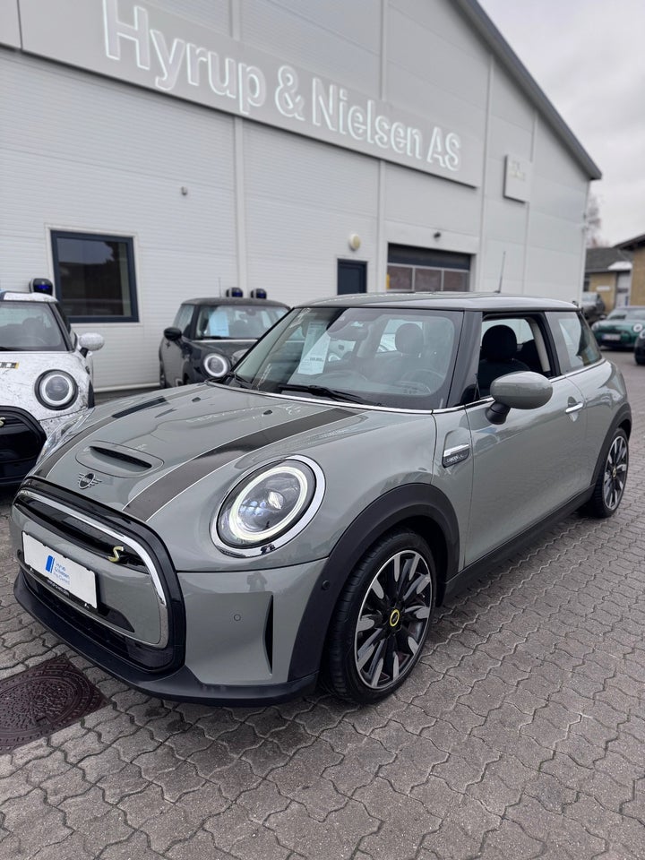 MINI Cooper SE Camden Edition 3d