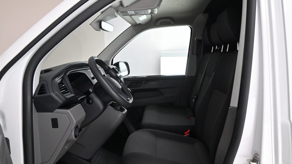 VW Transporter 2,0 TDi 110 Kassevogn kort