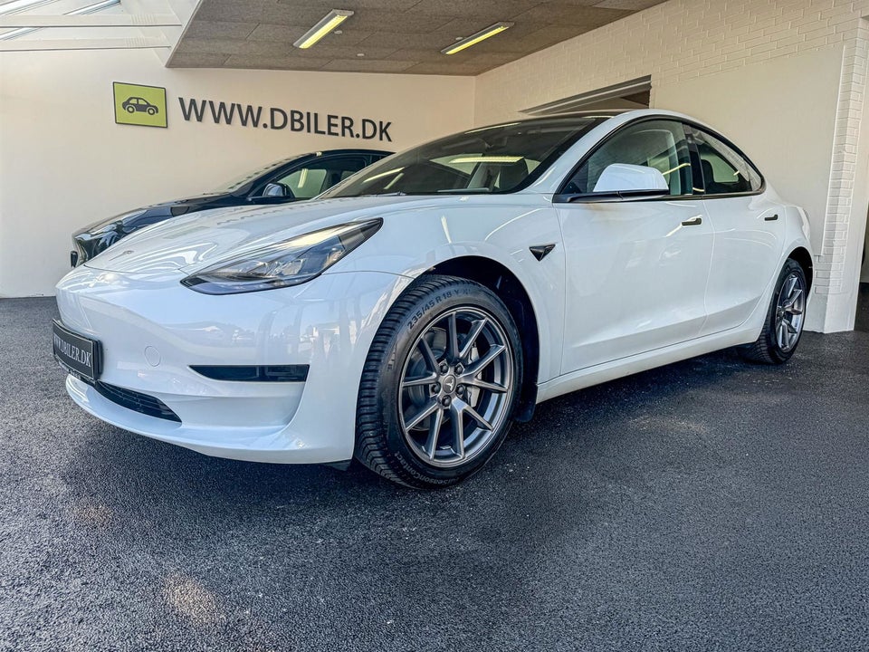 Tesla Model 3 Standard Range+ RWD 4d