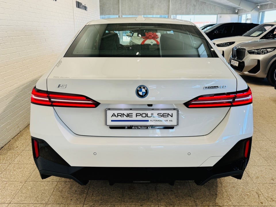 BMW i5 eDrive40 M-Sport 4d