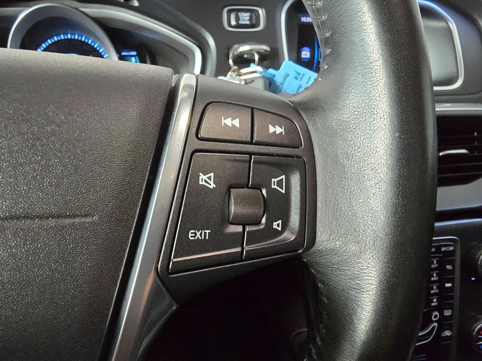 Volvo V40 1,6 D2 115 Momentum 5d