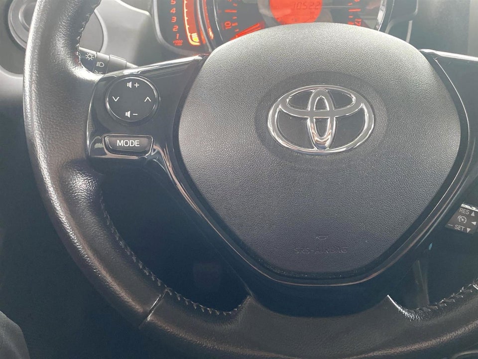 Toyota Aygo 1,0 VVT-i x-play 5d