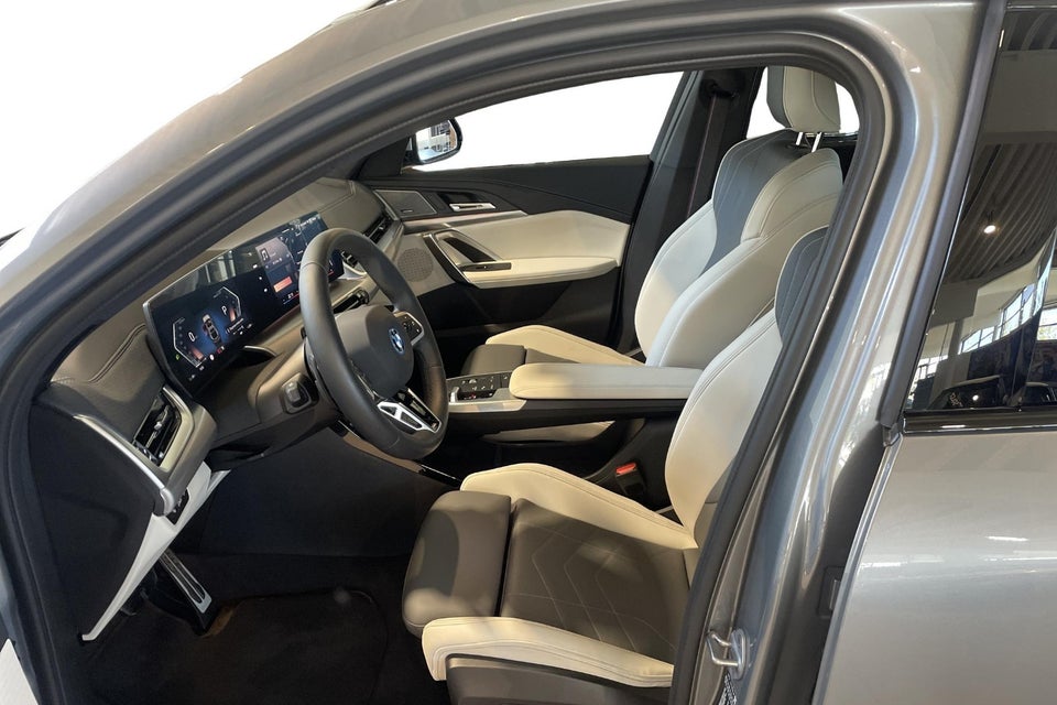 BMW iX2 xDrive30 Supercharged 5d