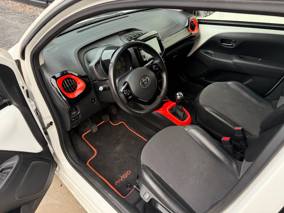 Toyota Aygo 1,0 VVT-i x-sky 5d