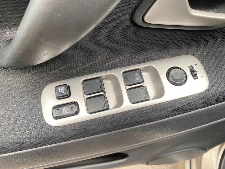 Suzuki Liana 1,6 GL aut. 5d