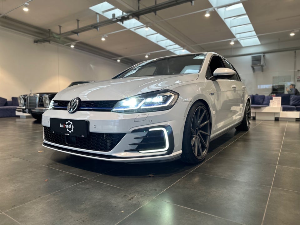 VW Golf VII 1,4 GTE DSG 5d