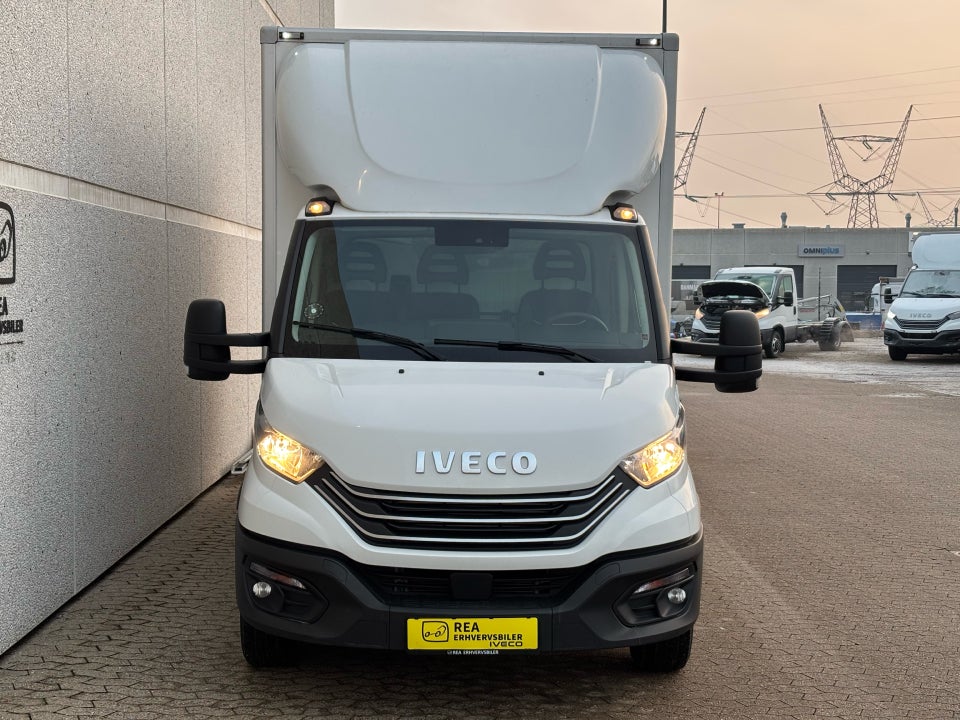 Iveco Daily 3,0 35S18 4100mm Box m/lift AG8