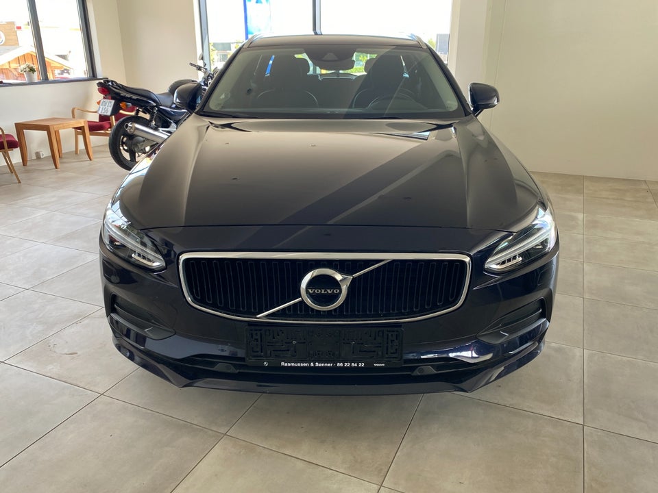 Volvo V90 2,0 D3 150 Momentum 5d