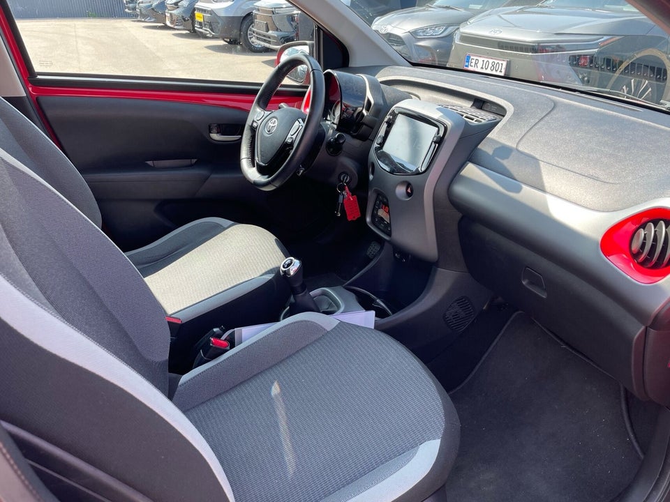 Toyota Aygo 1,0 VVT-i x-press 5d