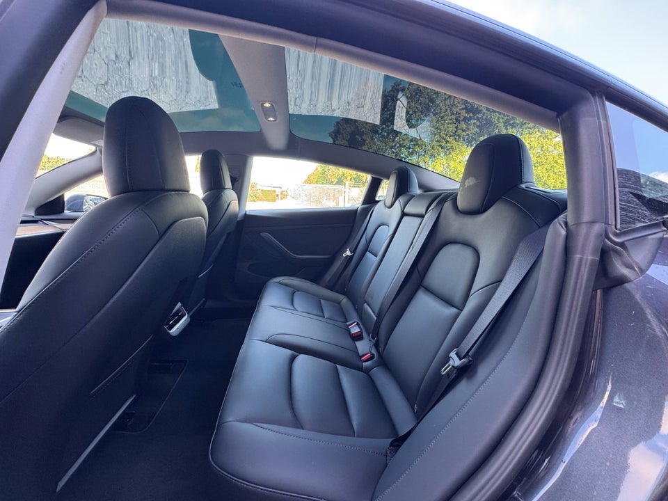 Tesla Model 3 Long Range AWD 4d