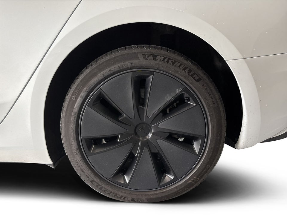 Tesla Model 3 Long Range AWD 4d