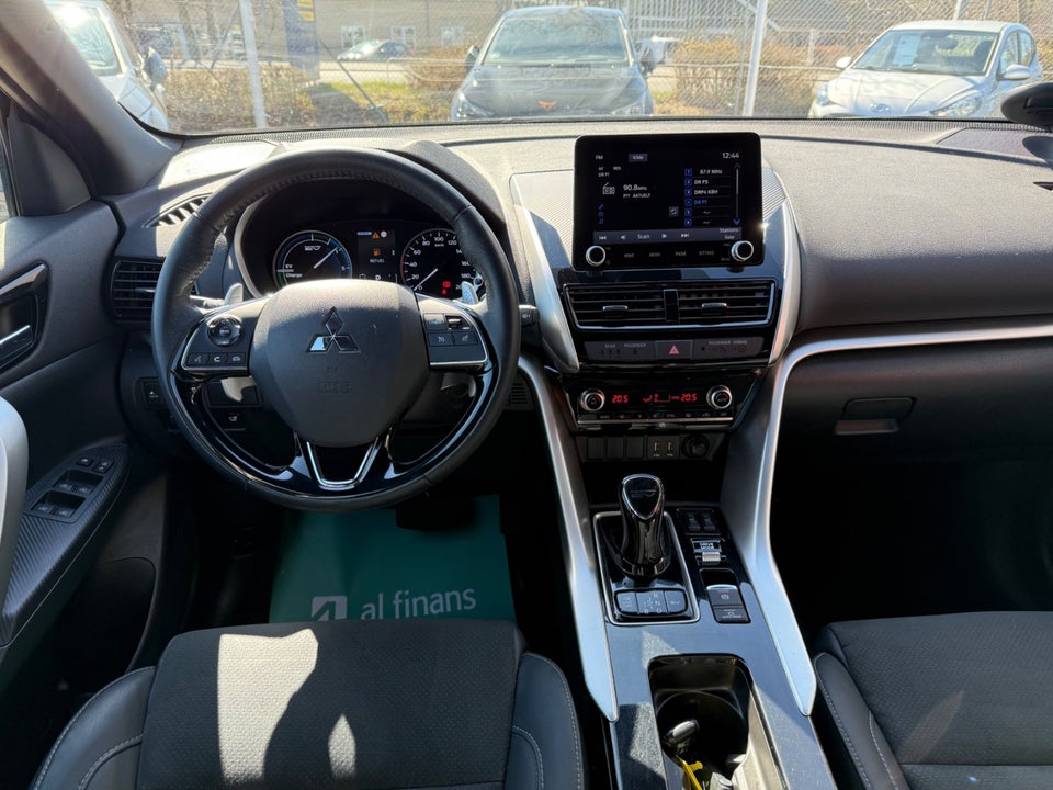 Mitsubishi Eclipse Cross 2,4 PHEV Intense CVT 4WD 5d