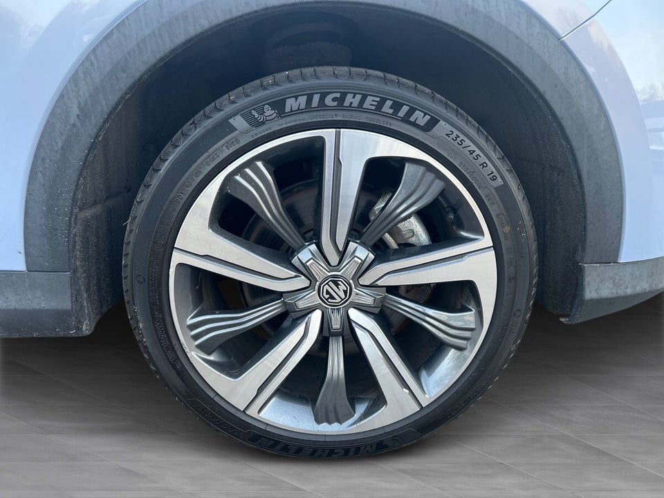 MG Marvel R Luxury 5d