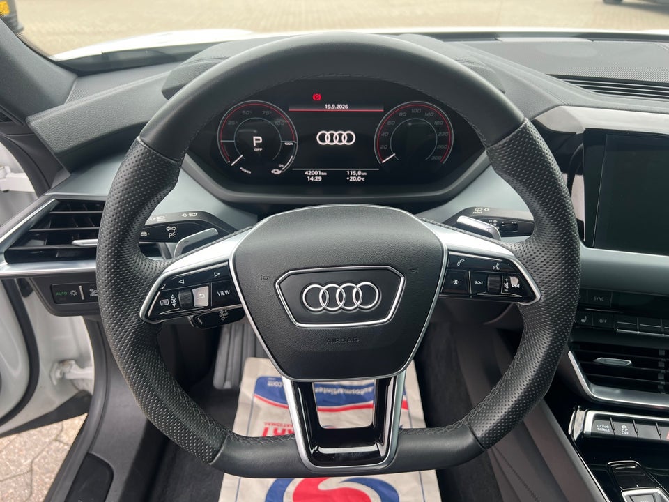 Audi e-tron GT pro quattro 4d
