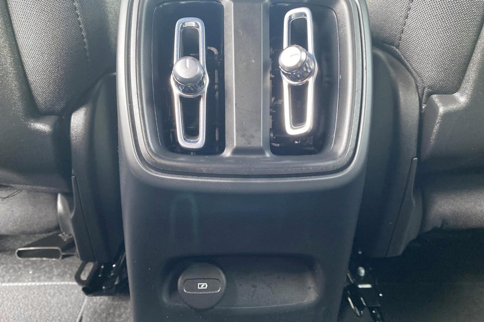 Volvo XC40 ReCharge Twin Plus 5d