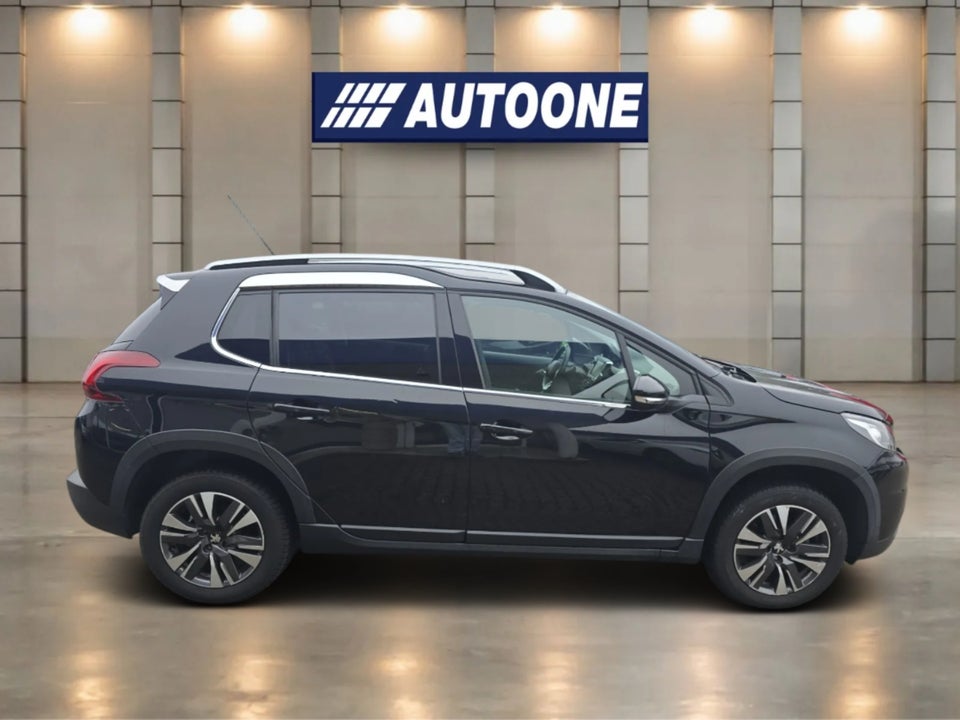 Peugeot 2008 1,2 e-THP 110 Allure Sky 5d