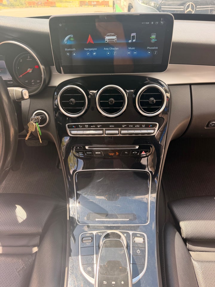 Mercedes C220 d 2,2 Avantgarde stc. aut. 5d