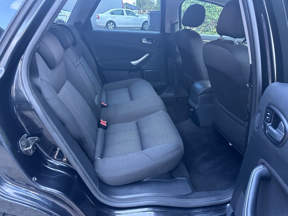 Ford Mondeo 2,3 Ghia stc. aut. 5d