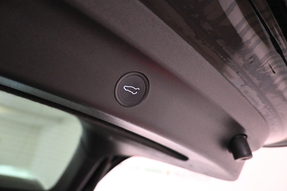 Tesla Model Y Long Range AWD 5d