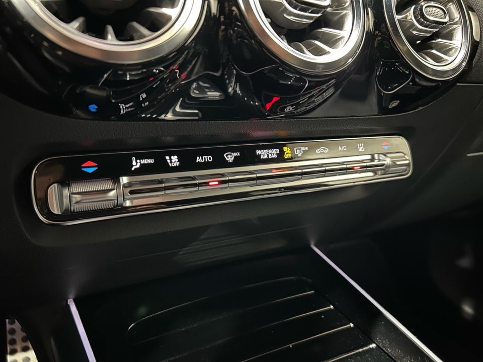 Mercedes EQA300 AMG Line 4Matic 5d