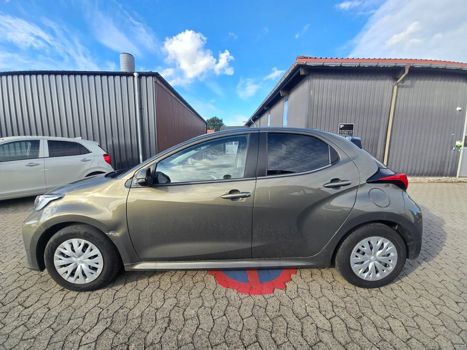 Toyota Yaris 1,5 Active 5d