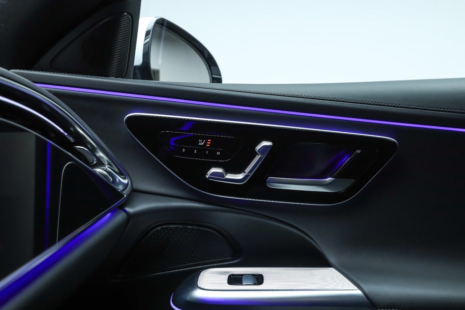 Mercedes E300 e 2,0 AMG Line stc. aut. 5d