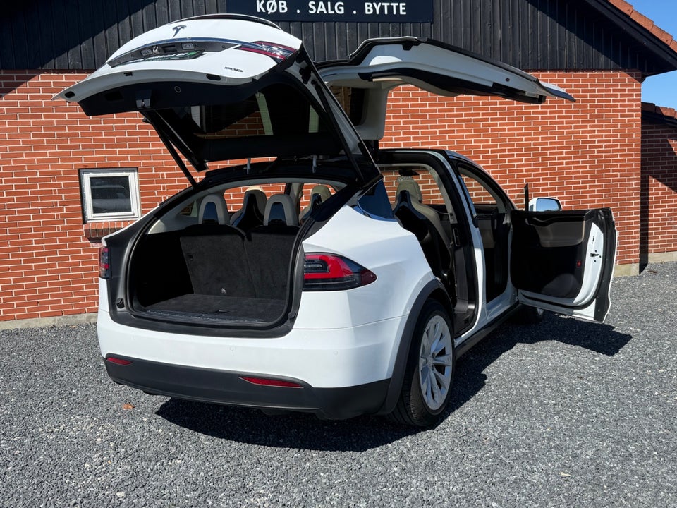 Tesla Model X 90D 5d