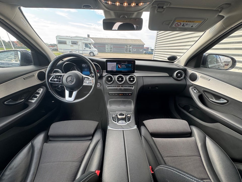 Mercedes C300 de 2,0 Advantage stc. aut. 5d