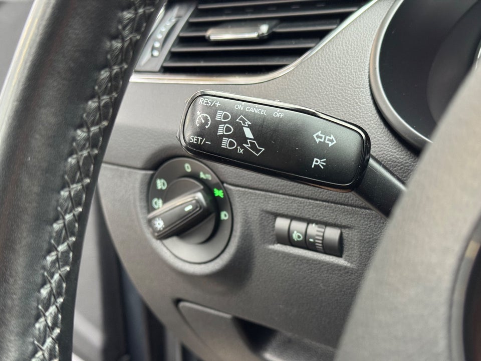 Skoda Octavia 1,6 TDi 110 Style Combi DSG 5d