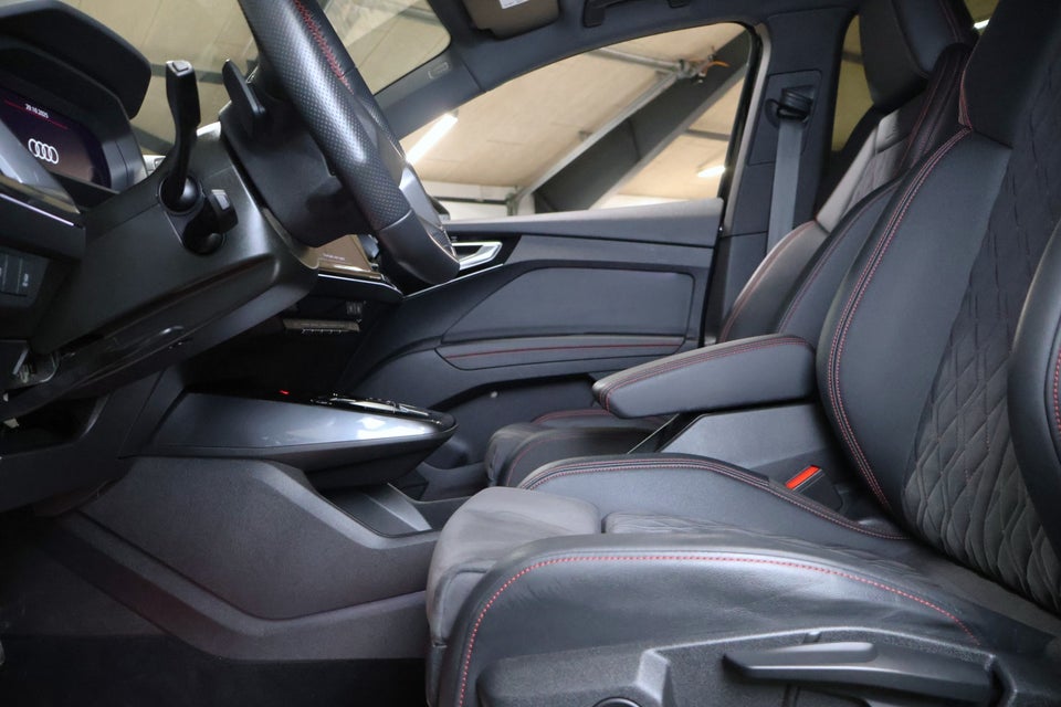 Audi Q4 e-tron 40 S-line 5d