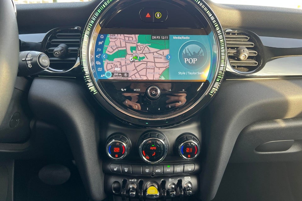 MINI Cooper SE Essential 3d