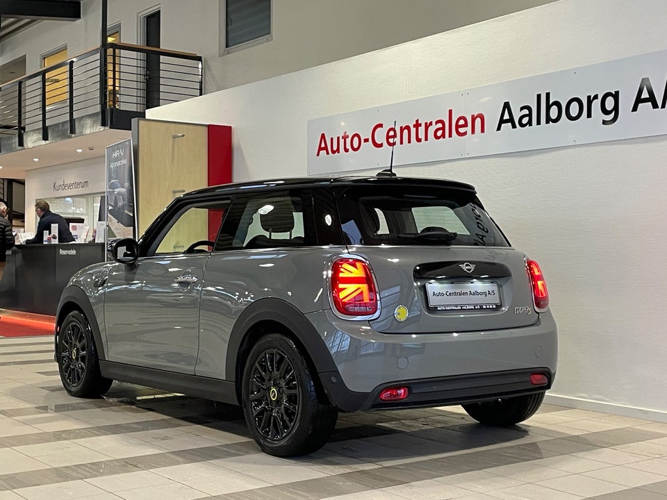 MINI Cooper SE Classic Trim 3d