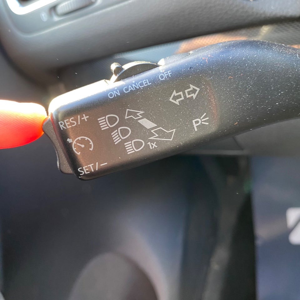 VW Golf VI 1,6 TDi 105 Comfortline BMT 5d