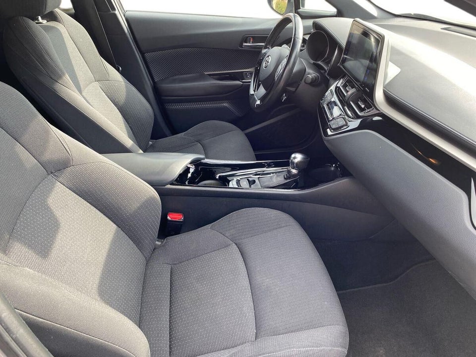 Toyota C-HR 1,8 Hybrid C-LUB CVT 5d