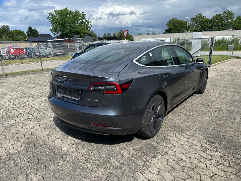 Tesla Model 3 Long Range AWD 4d