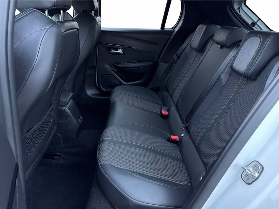 Peugeot e-208 50 GT 5d