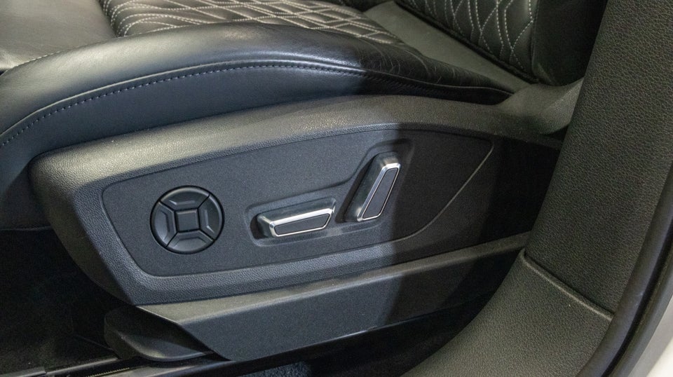 Audi e-tron 55 S-line Sportback quattro 5d