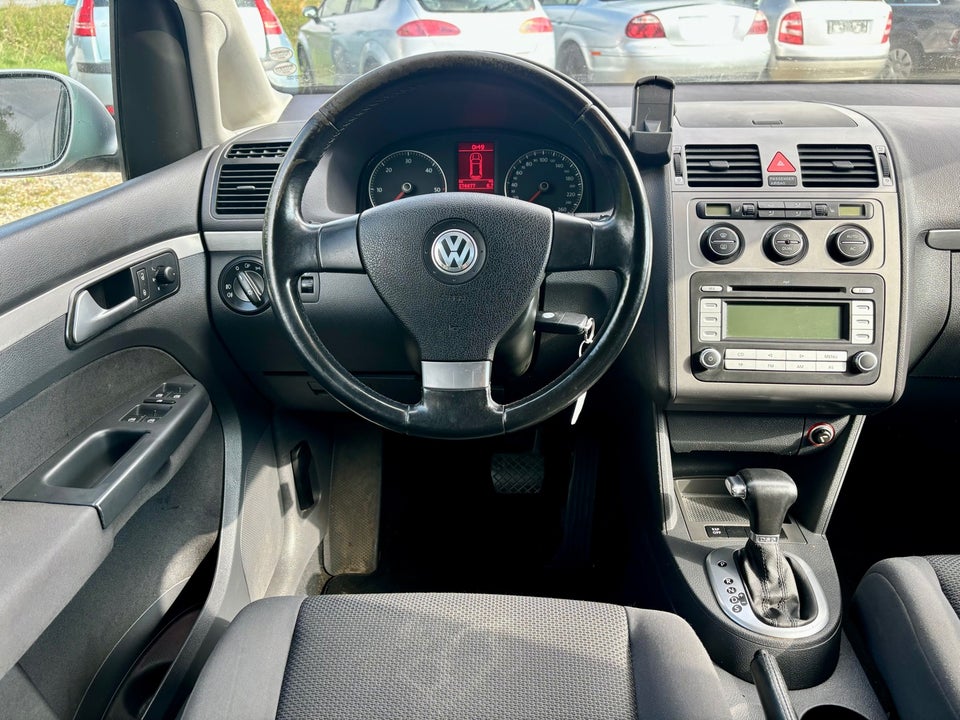 VW Touran 2,0 TDi 140 Trendline DSG 5d