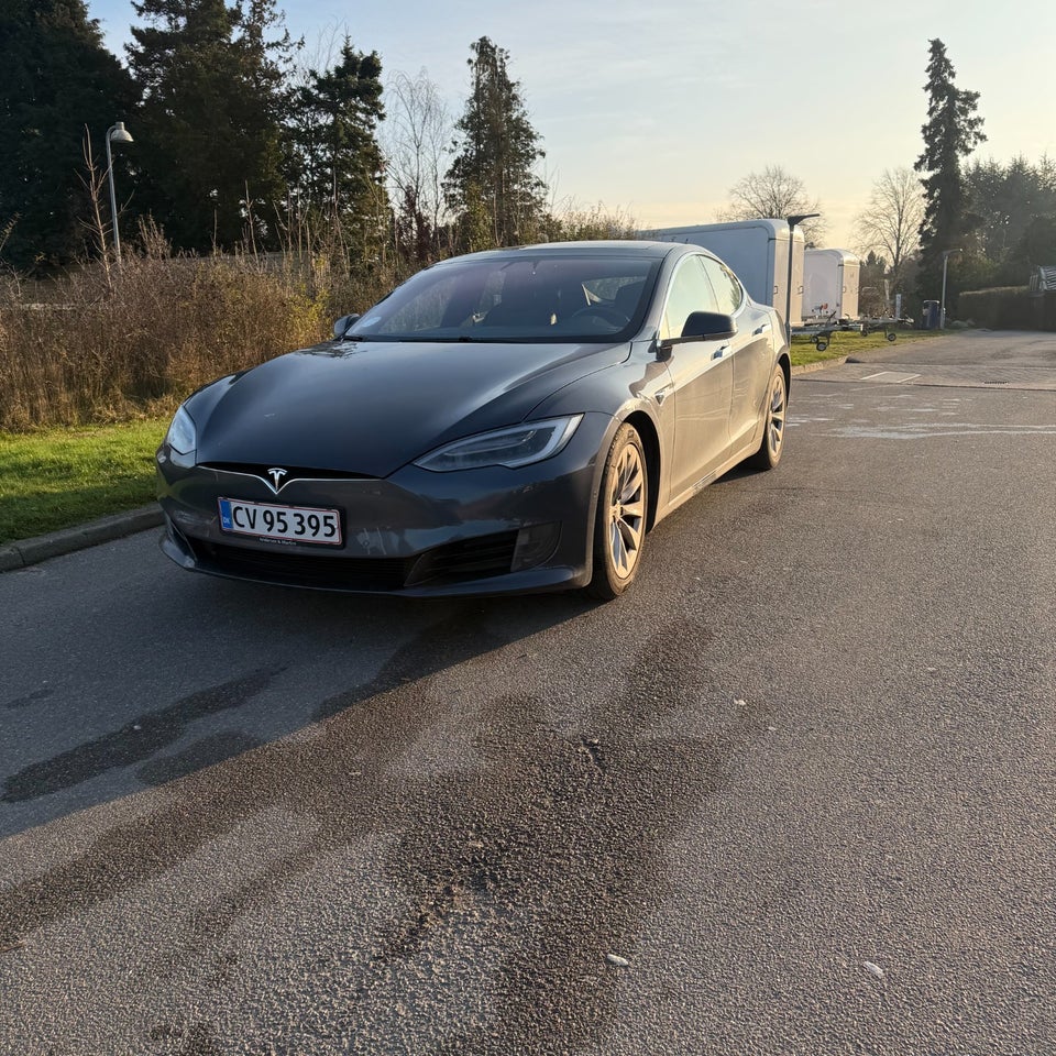 Tesla Model S 90D 5d