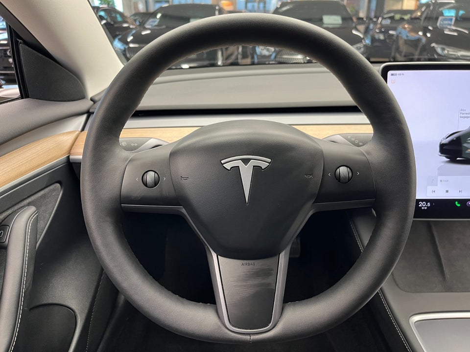 Tesla Model 3 Long Range RWD 4d