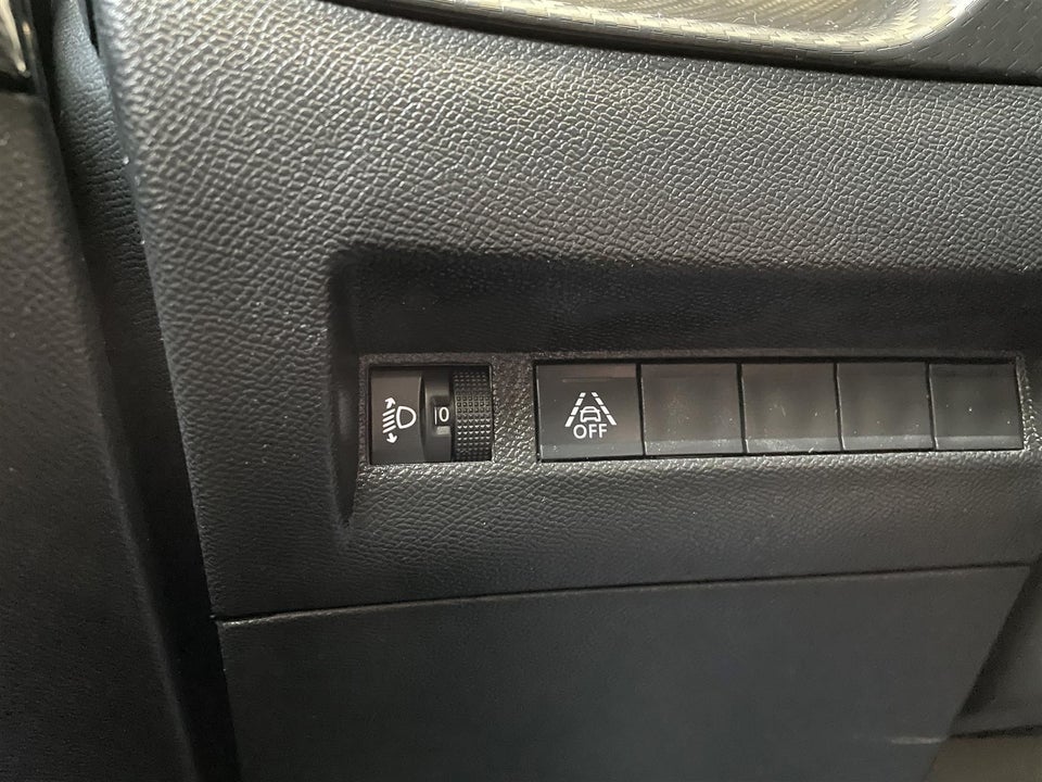 Peugeot 208 1,2 PureTech 75 Drive 5d