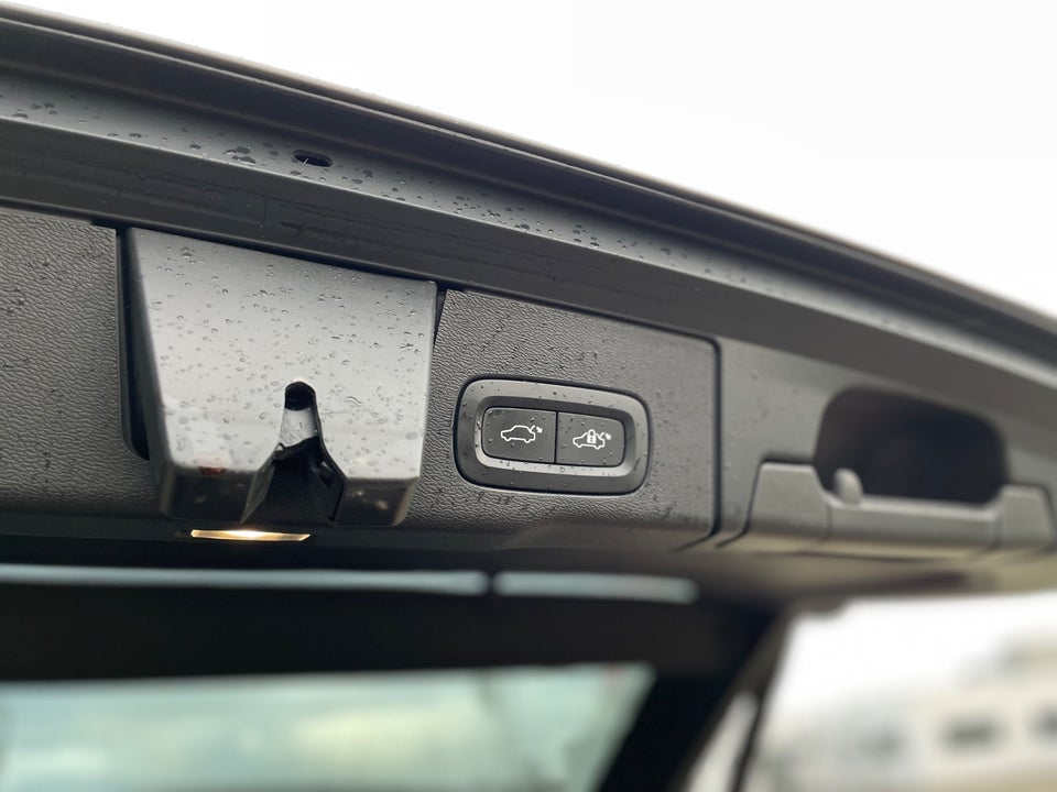 Volvo XC60 2,0 T8 ReCharge Inscription aut. AWD 5d