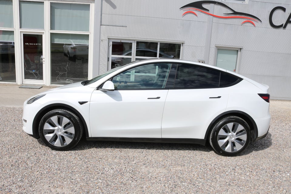 Tesla Model Y Long Range AWD 5d