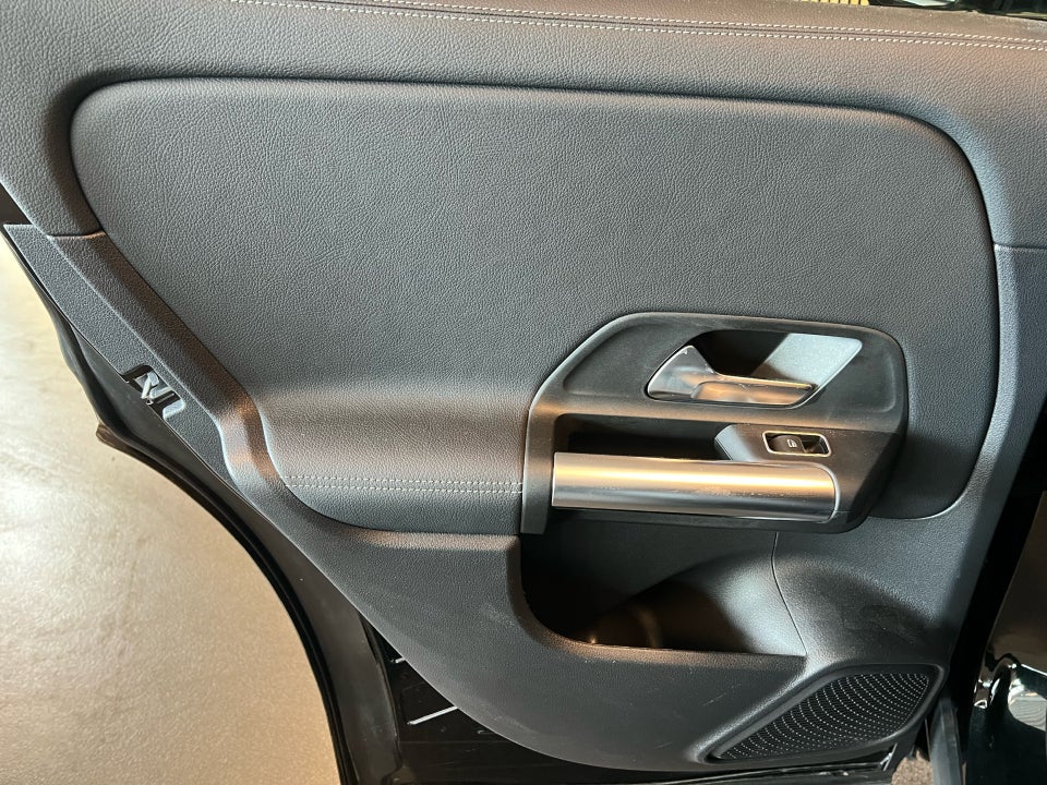 Mercedes EQA300 Progressive 4Matic 5d